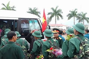 Lễ giao nhận quân thực hiện nghĩa vụ quân sự ở tỉnh Bình Định. Ảnh minh họa