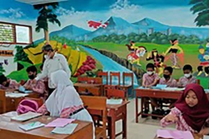 Một lớp học tại Trường Tiểu học công lập Sermo 1, Kulon Progo Regency, Yogyakarta, Indonesia