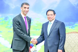 Thủ tướng Phạm Minh Chính tiếp ông Thani bin Ahmed Al Zeyoudi