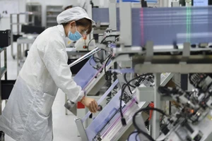 Sản xuất linh kiện bán dẫn tại Trung Quốc
