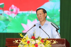 Đồng chí Phan Văn Mãi phát biểu chỉ đạo tại hội nghị 