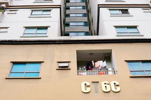 Vụ xây trái phép cả tòa chung cư ở Hà Nội: Hàng trăm cư dân kêu cứu