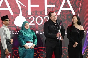 "Đêm tối rực rỡ" giành giải thưởng tại LHP Quốc tế ASEAN 
