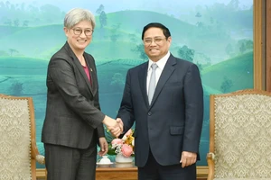 Thủ tướng Phạm Minh Chính và Bộ trưởng Penny Wong. Ảnh: VIẾT CHUNG