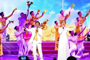 Chương trình nghệ thuật Nhạc sĩ Hoàng Việt - Tình ca dâng cả bao người