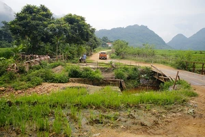 Cầu cống thành “bẫy” người đi đường