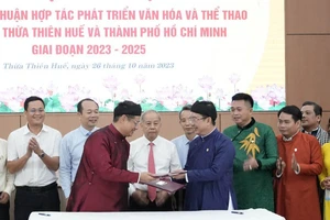 Lãnh đạo Sở Văn hóa và Thể thao tỉnh Thừa Thiên Huế và Sở Văn hóa Thể thao TPHCM ký kết Bản thỏa thuận về đẩy mạnh hợp tác, phát triển các hoạt động văn hóa và thể thao giữa 2 địa phương giai đoạn 2023 – 2025. 