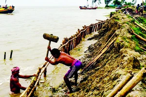 Các biện pháp bảo vệ bờ biển trước nước biển dâng được thực hiện tại Ấn Độ. Ảnh: UN