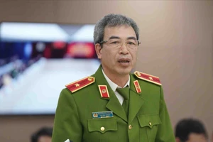 Thiếu tướng Nguyễn Văn Thành thông tin tại họp báo. Ảnh: ĐỖ TRUNG