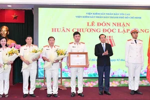 Viện KSND TPHCM đón nhận Huân chương Độc lập hạng Nhì