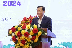Phó Thủ tướng Lê Minh Khái phát biểu