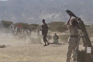 Houthi tập trận phô diễn sức mạnh ngày 13-1-2024. Ảnh minh hoạ cắt từ clip của Reuters/Truyền thông Houthi