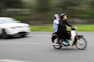 Tình trạng xe máy đi vào đường cao tốc Thăng Long xảy ra thường xuyên 