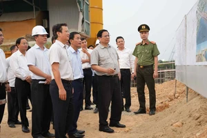 Thủ tướng Phạm Minh Chính dự lễ khánh thành và thị sát 2 dự án trọng điểm tại Thừa Thiên Huế