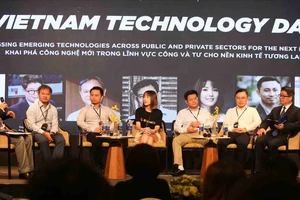 Các diễn giả trong phiên thảo luận trong sự kiện Vietnam Technology Day