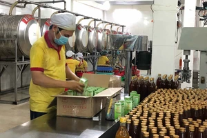 Sản phẩm mật ong của Công ty CP Tập đoàn Xuân Nguyên (TPHCM) được chứng nhận sản phẩm OCOP 