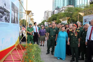 Khai mạc triển lãm “Chiến thắng Điện Biên Phủ- Sức mạnh Việt Nam, tầm vóc thời đại”