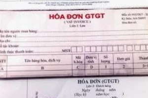 Khởi tố giám đốc cùng cấp dưới bán khống hóa đơn