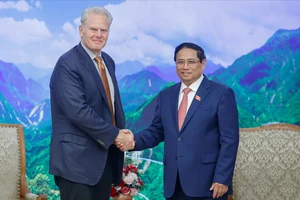 Thủ tướng Phạm Minh Chính tiếp Chủ tịch, Giám đốc điều hành Tập đoàn FedEx Express (Hoa Kỳ) Richard W.Smith đang thăm, làm việc tại Việt Nam. Ảnh: VIẾT CHUNG