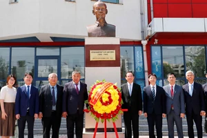 Đoàn đại biểu cấp cao TPHCM thăm trường mang tên Chủ tịch Hồ Chí Minh tại Mông Cổ
