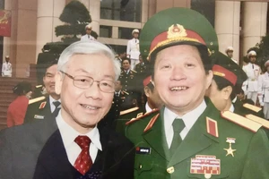 Tổng Bí thư Nguyễn Phú Trọng và Thượng tướng Nguyễn Huy Hiệu