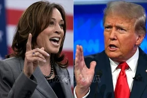 Ứng cử viên Tổng thống của đảng Dân chủ, Phó Tổng thống Mỹ Kamala Harris (trái) và ứng cử viên đảng Cộng hòa Donald Trump. Ảnh: AP/TTXVN