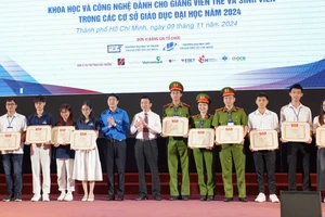 Tổng kết Giải thưởng khoa học công nghệ dành cho giảng viên trẻ và sinh viên