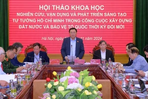 GS-TS Nguyễn Xuân Thắng phát biểu đề dẫn hội thảo