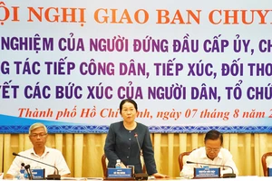Đồng chí Võ Thị Dung, Phó Bí thư Thành ủy phát biểu tại hội nghị