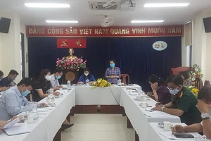 Bà Tô Thị Bích Châu, Ủy viên Ban Thường vụ Thành ủy, Chủ tịch Ủy ban MTTQ Việt Nam TPHCM phát biểu tại cuộc họp