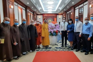 Ban Trị sự Giáo hội Phật giáo Việt Nam TPHCM thăm, chúc tết Thường trực Thành ủy TPHCM