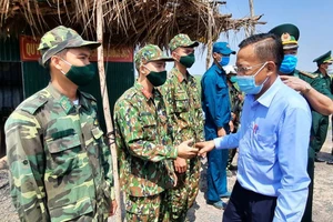 Lãnh đạo TPHCM thăm các lực lượng phòng, chống dịch Covid-19 tại biên giới Tây Ninh