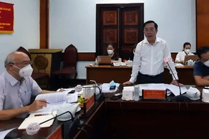 Giám đốc Sở VH-TT TPHCM Trần Thế Thuận báo cáo tại buổi giám sát