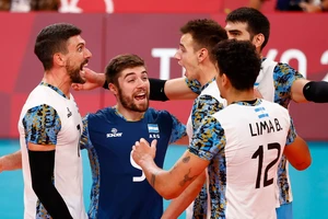 Argentina đoạt tấm HCĐ môn bóng chuyền nam Olympic Tokyo 2020. Ảnh: REUTERS