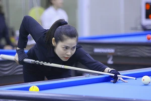 Tay cơ Ngọc Huyền mở màn HCV cho đội tuyển billiards - snooker TPHCM tại Đại hội toàn quốc 2022. Ảnh: HBSF