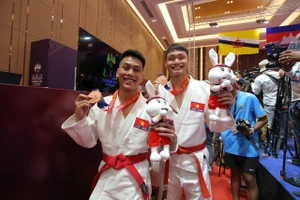Đội tuyển jujitsu Việt Nam giành HCĐ ở nội dung Duo nam. Ảnh: DŨNG PHƯƠNG