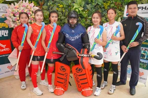 Trang phục thi đấu của đội tuyển nữ hockey Việt Nam 
