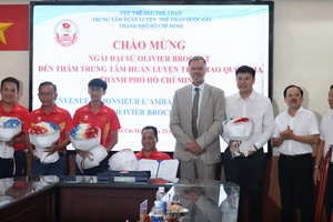 Ngài Đại sứ Pháp tại Việt Nam đến thăm và làm việc tại Trung tâm HLTTQG TPHCM. Ảnh: THANH TÙNG 