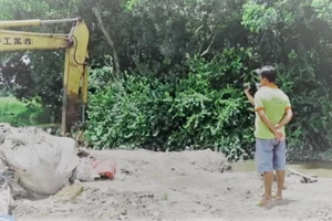 Lực lượng chức năng tỉnh Tây Ninh phát hiện vụ chôn lấp hơn 100 bao rác thải y tế trái phép