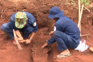 Lộc Ninh bàn giao 42 hài cốt liệt sĩ về an táng tại Nghĩa trang liệt sĩ