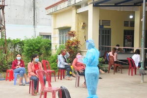 Người tiêm đủ 2 mũi vaccine Covid-19 đến Bình Phước từ vùng có dịch không phải cách ly tập trung