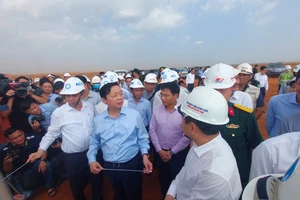 Phó Thủ tướng Trần Hồng Hà kiểm tra dự án sân bay Long Thành và các tuyến đường kết nối