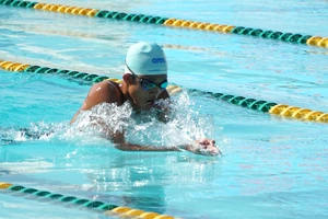 Trao 60 bộ huy chương cho vận động viên tham dự giải bơi, lặn quốc gia