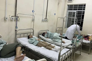 Đồng Nai: Buộc đóng cửa tiệm bánh mì khiến 222 người nhập viện