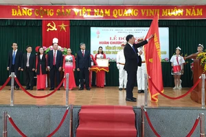 Đà Nẵng: Phường Hải Châu 1 đón nhận Huân chương Lao động hạng ba