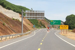 Nhiều điểm nghẽn trên cao tốc La Sơn – Túy Loan 