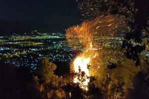 Đà Nẵng: Cháy lớn trên đỉnh núi Sọ 