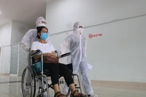 Bệnh viện dã chiến Tiên Sơn diễn tập tiếp nhận bệnh nhân với số lượng lớn