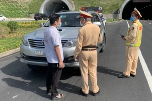 Ô tô chở người rời Đà Nẵng về Quảng Bình, Ninh Bình không đúng quy định