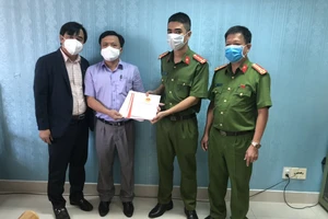 Vụ 22 sổ đỏ “biến mất“: Công an bàn giao 19 sổ đỏ cho Văn phòng Đăng ký đất đai quận Sơn Trà 